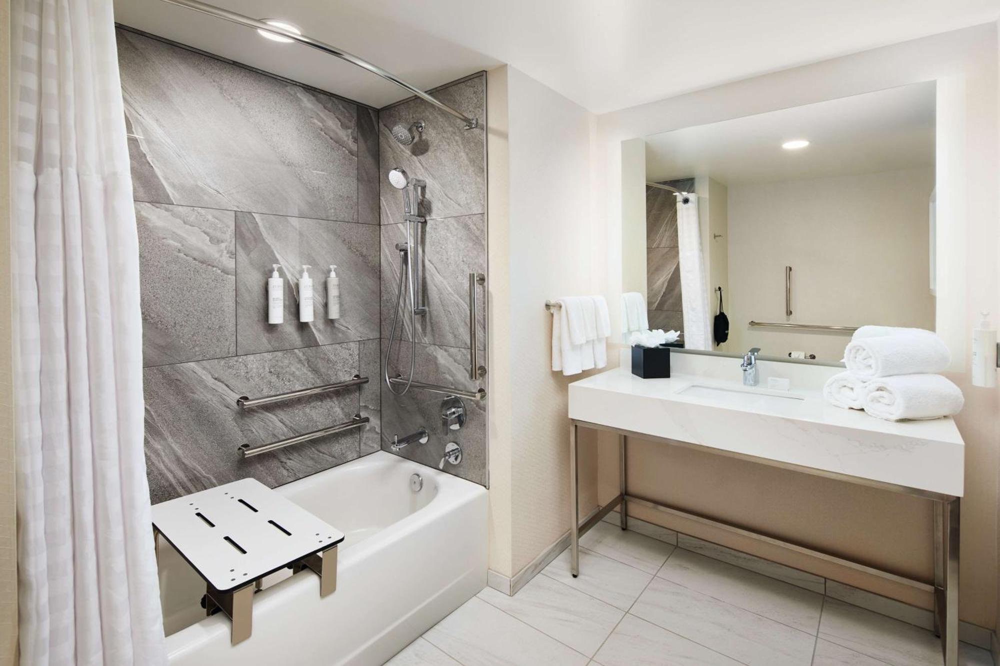 Embassy Suites By Hilton Atlanta Airport North Hapeville Dış mekan fotoğraf