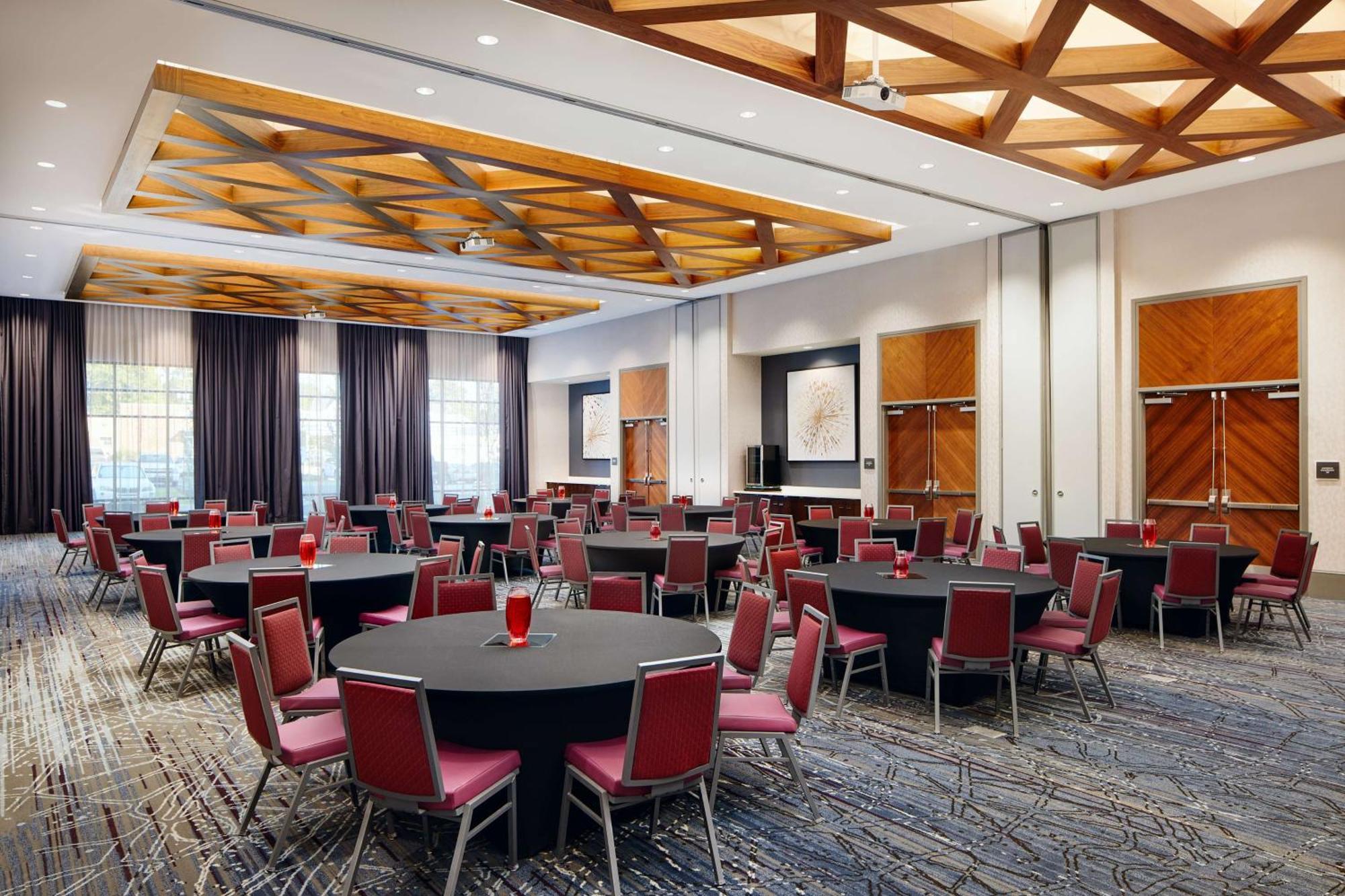 Embassy Suites By Hilton Atlanta Airport North Hapeville Dış mekan fotoğraf